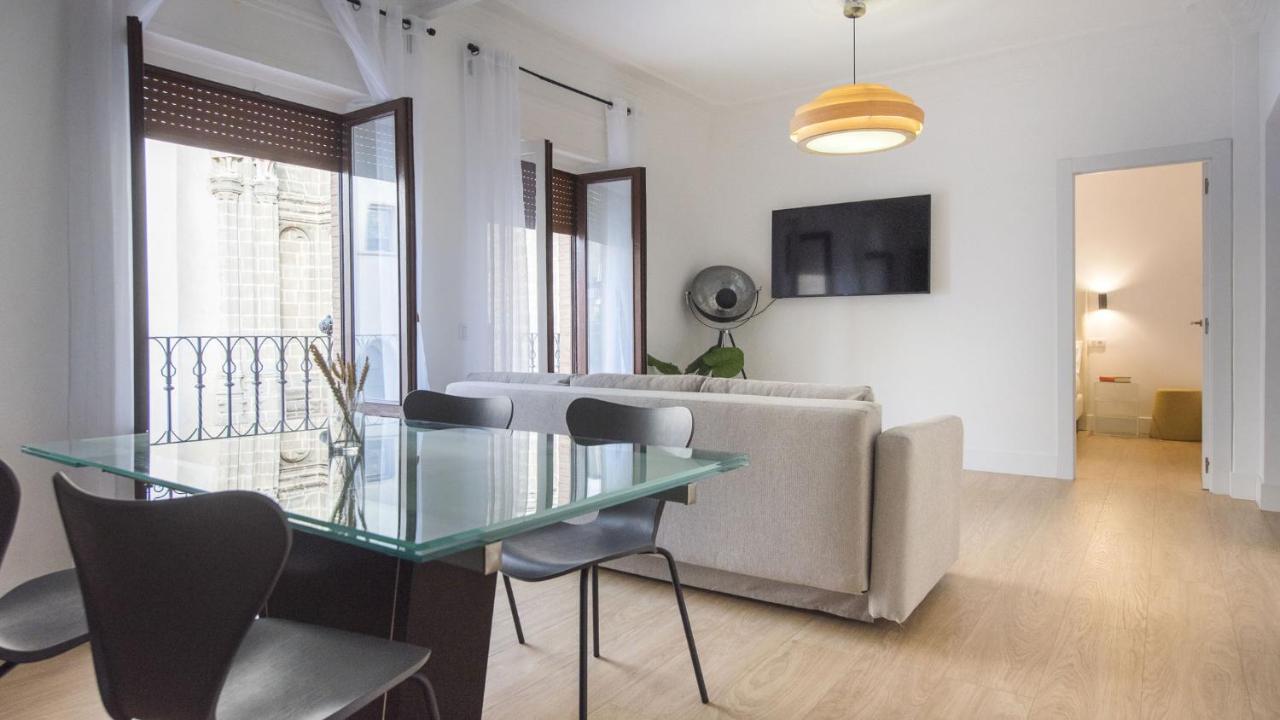 Apartamentos Boutique Puerta De Reyes Toledo Esterno foto
